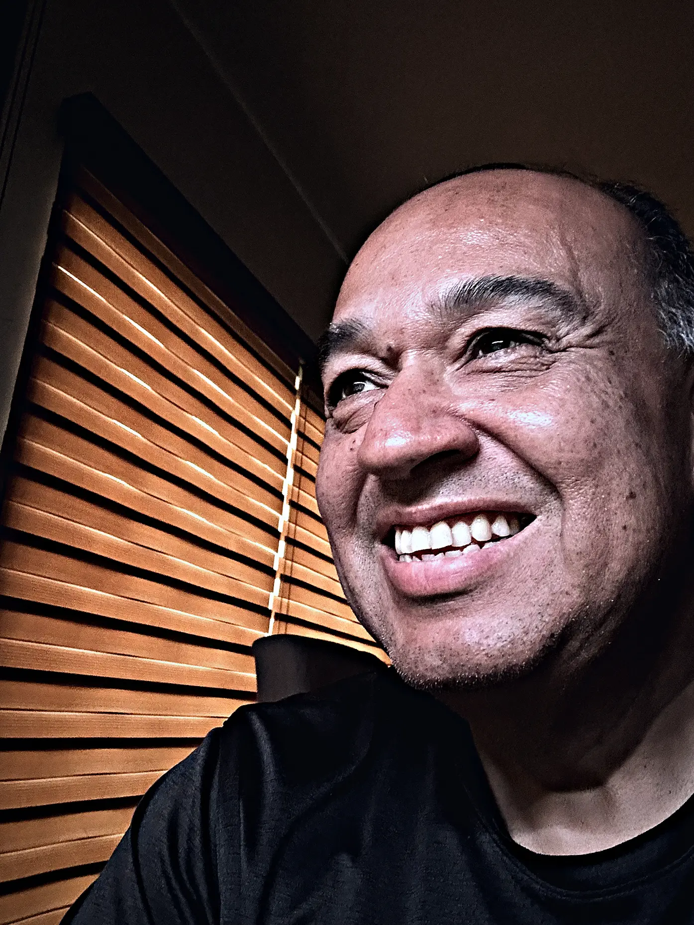 Retrato editorial de Julio César Araujo Aispuro